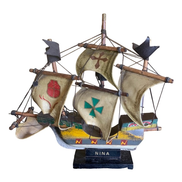 The Nina Vintage Hand Painted Wooden Nautical Model Columbus Sailing Ship - Picture 1 of 9